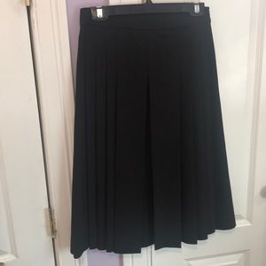Black pleated skirt